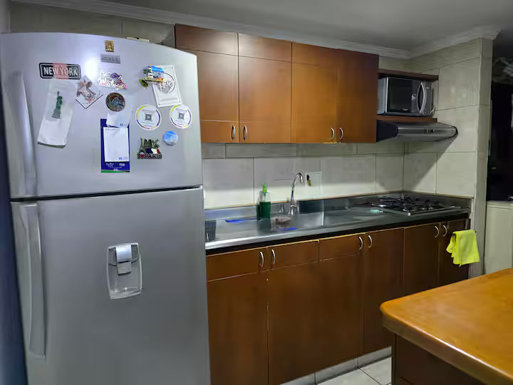 Habitacion cerca a estación de Metro del tranvia