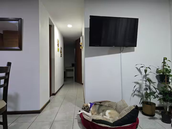 Habitacion cerca a estación de Metro del tranvia