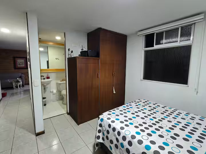 Habitacion cerca a estación de Metro del tranvia